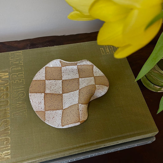Checkered Wavy Dish